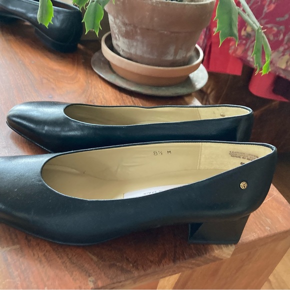 Life stride patent leather slingback heels. - Picture 4 of 7